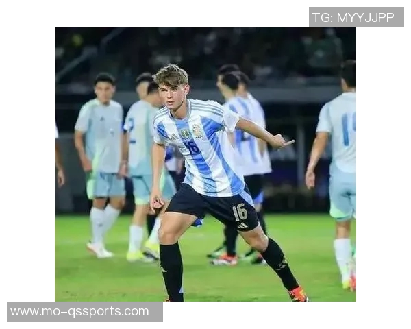 世体:埃永渴望冬窗就转会,皇马、曼市双雄、枪手也在关注他 世体:埃永渴望冬窗就转会,皇马、曼市双雄、枪手也在关注他